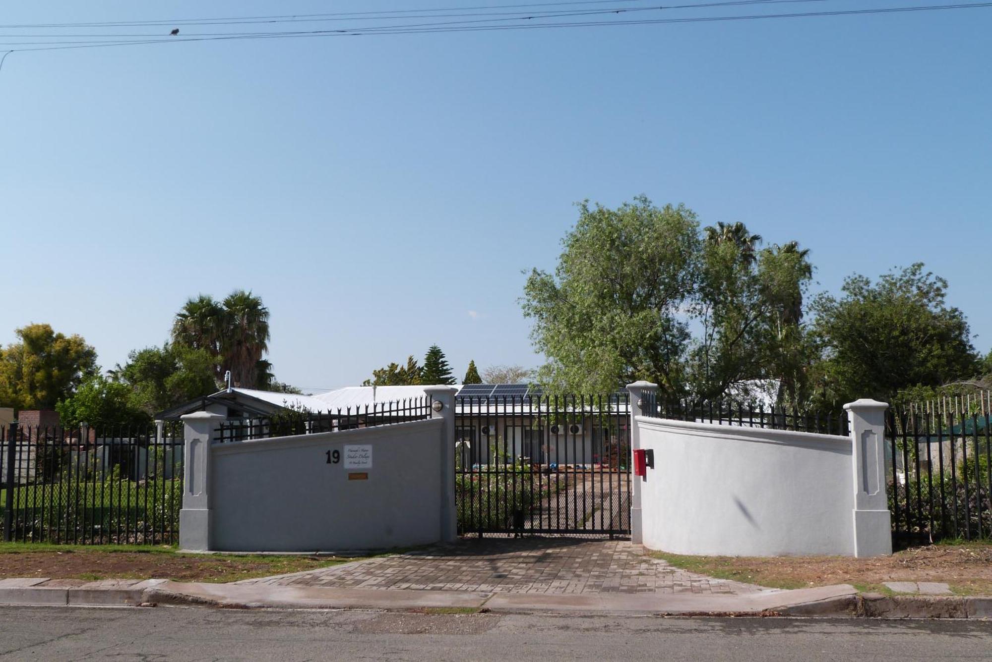 Apartament Hannah'S Haven Studio Deluxe - No Loadshedding Beaufort West Zewnętrze zdjęcie
